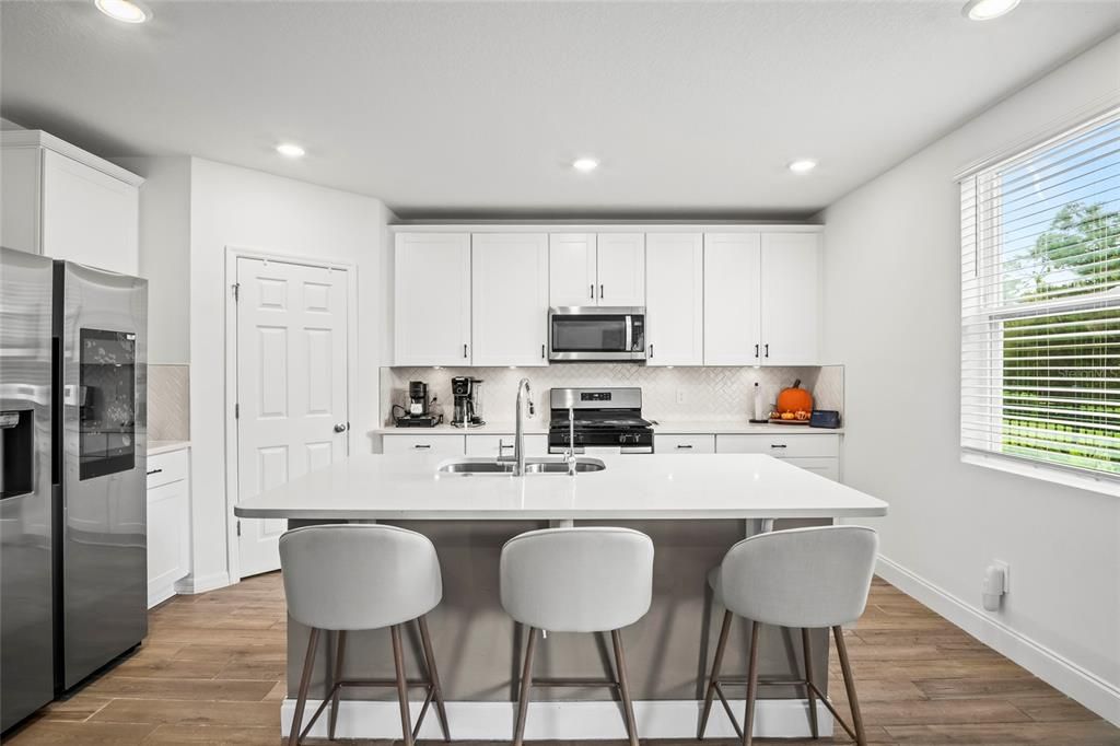 En Venta: $509,900 (5 camas, 3 baños, 2631 Pies cuadrados)