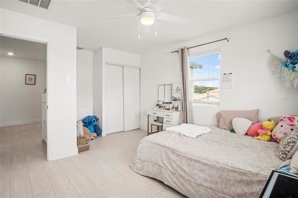 En Venta: $509,900 (5 camas, 3 baños, 2631 Pies cuadrados)