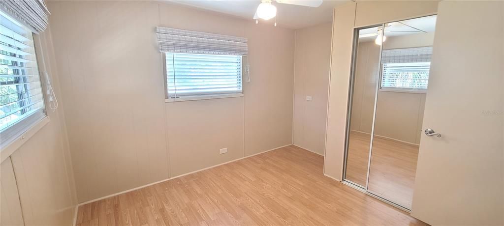 На продажу: $145,900 (3 спален, 2 ванн, 944 Квадратных фут)