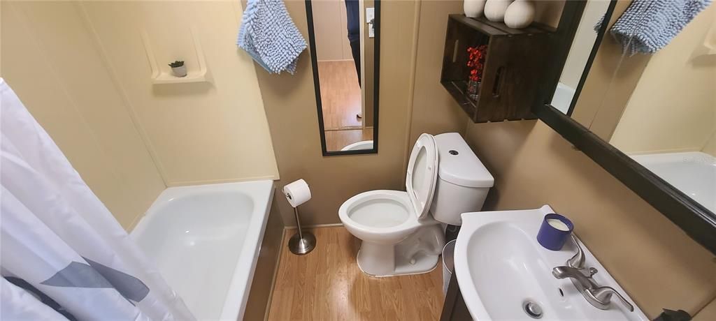 На продажу: $145,900 (3 спален, 2 ванн, 944 Квадратных фут)