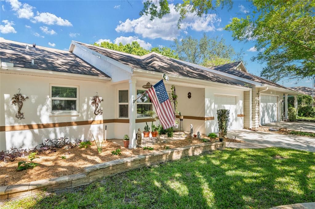 For Sale: $130,000 (2 beds, 2 baths, 1096 Square Feet)