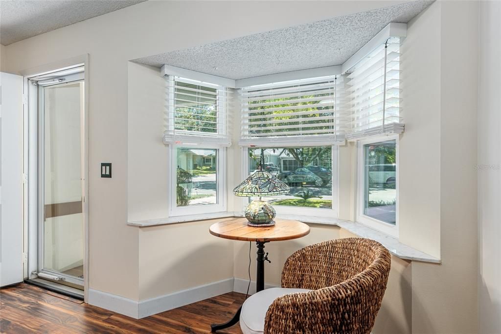 For Sale: $130,000 (2 beds, 2 baths, 1096 Square Feet)