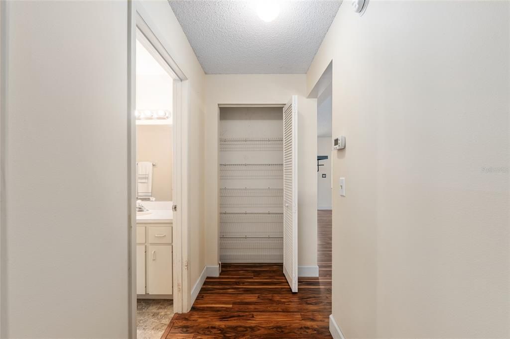 For Sale: $130,000 (2 beds, 2 baths, 1096 Square Feet)