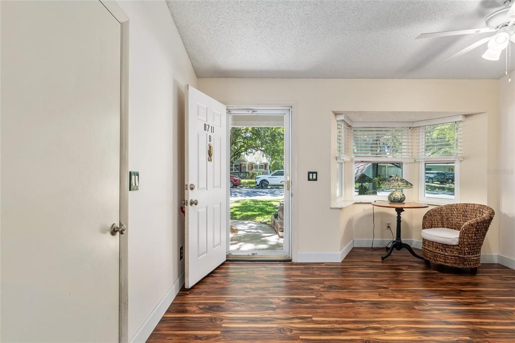 For Sale: $130,000 (2 beds, 2 baths, 1096 Square Feet)