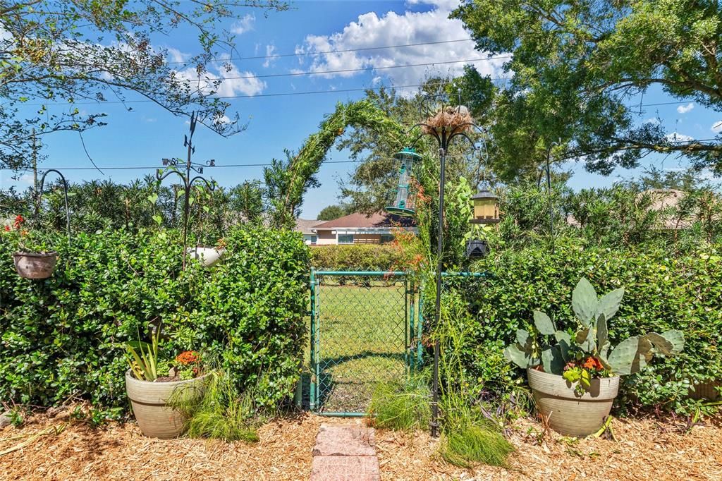 For Sale: $130,000 (2 beds, 2 baths, 1096 Square Feet)