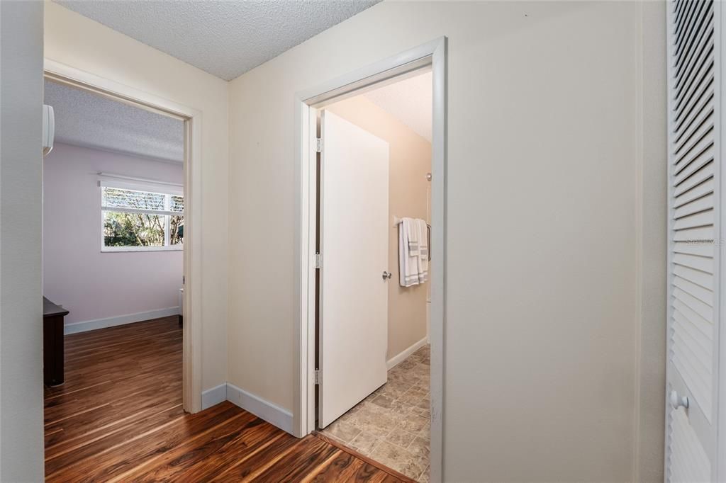 For Sale: $130,000 (2 beds, 2 baths, 1096 Square Feet)