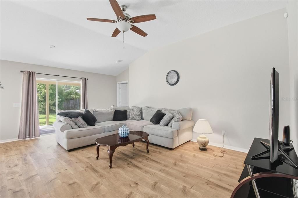 Active With Contract: $299,000 (4 beds, 2 baths, 1825 Square Feet)