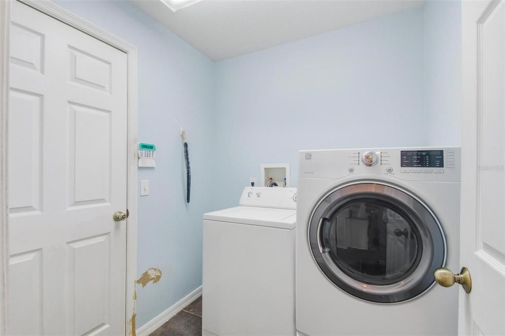 Active With Contract: $299,000 (4 beds, 2 baths, 1825 Square Feet)