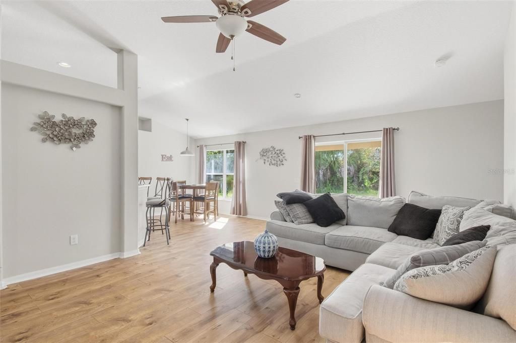 Active With Contract: $299,000 (4 beds, 2 baths, 1825 Square Feet)