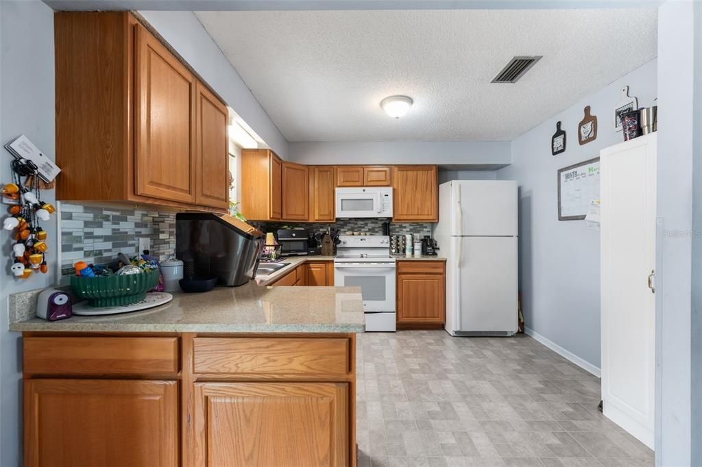 待售: $240,000 (3 贝兹, 2 浴室, 1391 平方英尺)