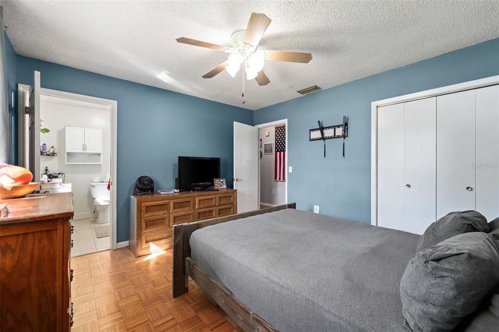 待售: $240,000 (3 贝兹, 2 浴室, 1391 平方英尺)