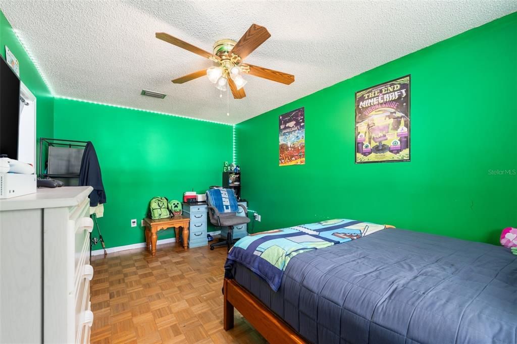 待售: $240,000 (3 贝兹, 2 浴室, 1391 平方英尺)