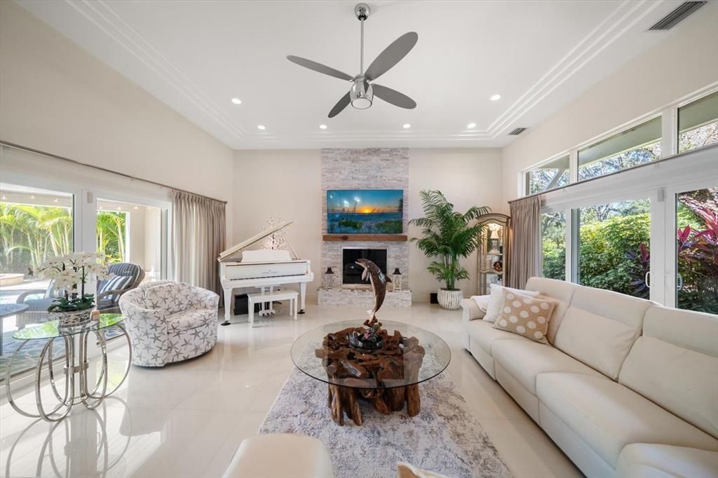 На продажу: $2,199,999 (4 спален, 4 ванн, 2975 Квадратных фут)