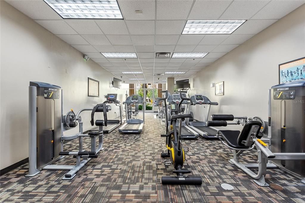 待售: $145,000 (2 贝兹, 2 浴室, 1060 平方英尺)