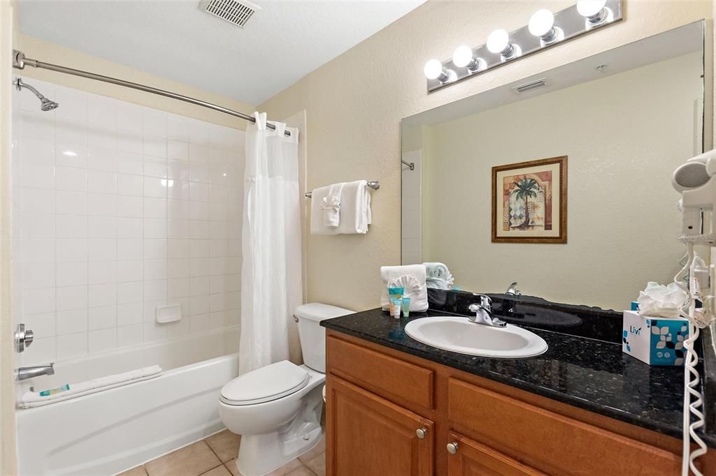 待售: $145,000 (2 贝兹, 2 浴室, 1060 平方英尺)