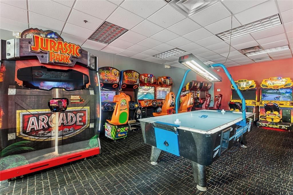 待售: $145,000 (2 贝兹, 2 浴室, 1060 平方英尺)