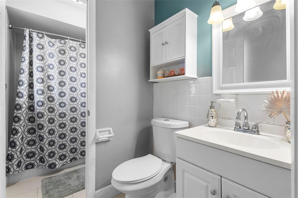 Active With Contract: $410,000 (3 beds, 1 baths, 1584 Square Feet)