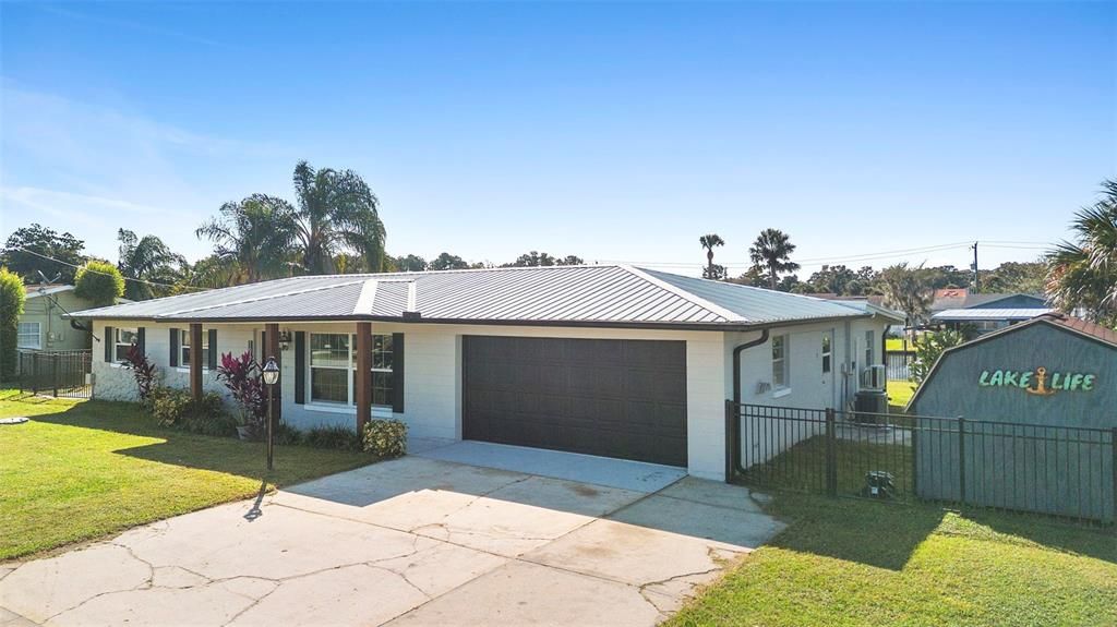 Active With Contract: $410,000 (3 beds, 1 baths, 1584 Square Feet)