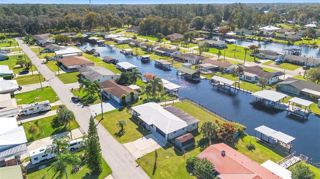 Active With Contract: $410,000 (3 beds, 1 baths, 1584 Square Feet)