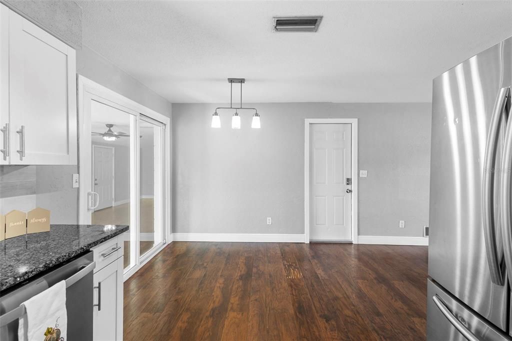 Active With Contract: $410,000 (3 beds, 1 baths, 1584 Square Feet)