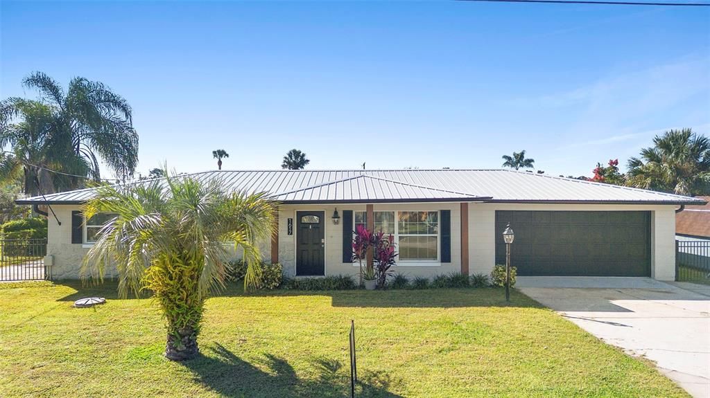 Active With Contract: $410,000 (3 beds, 1 baths, 1584 Square Feet)