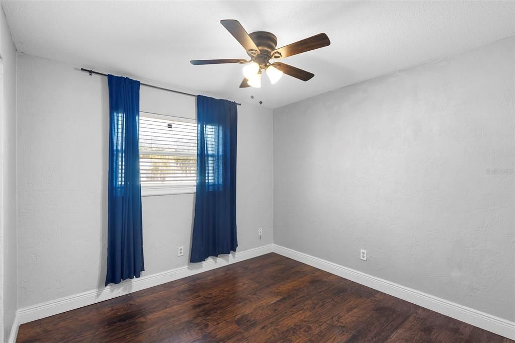 Active With Contract: $410,000 (3 beds, 1 baths, 1584 Square Feet)