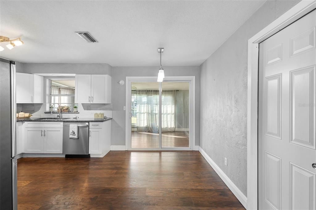 Active With Contract: $410,000 (3 beds, 1 baths, 1584 Square Feet)