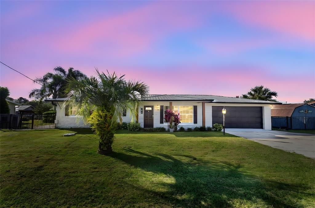 Active With Contract: $410,000 (3 beds, 1 baths, 1584 Square Feet)