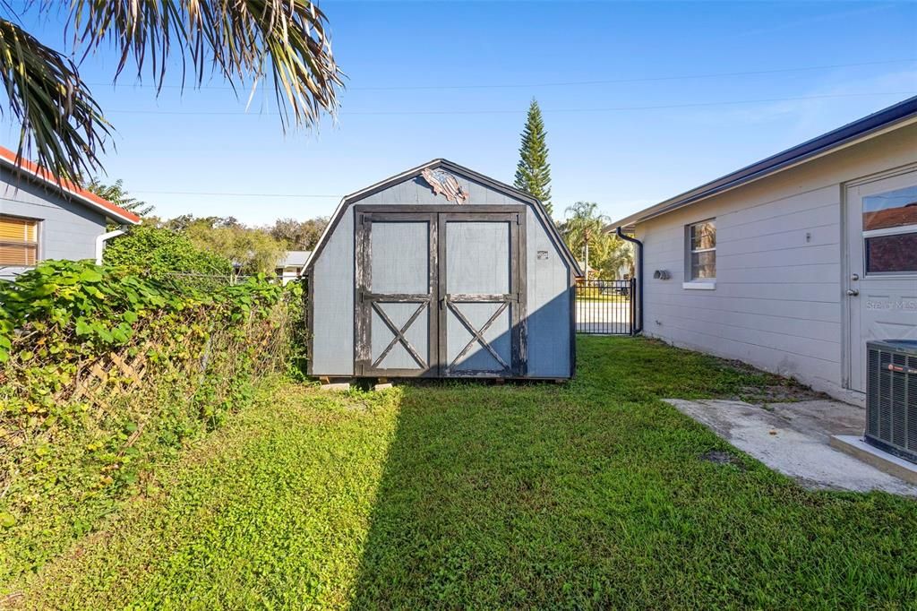 Active With Contract: $410,000 (3 beds, 1 baths, 1584 Square Feet)