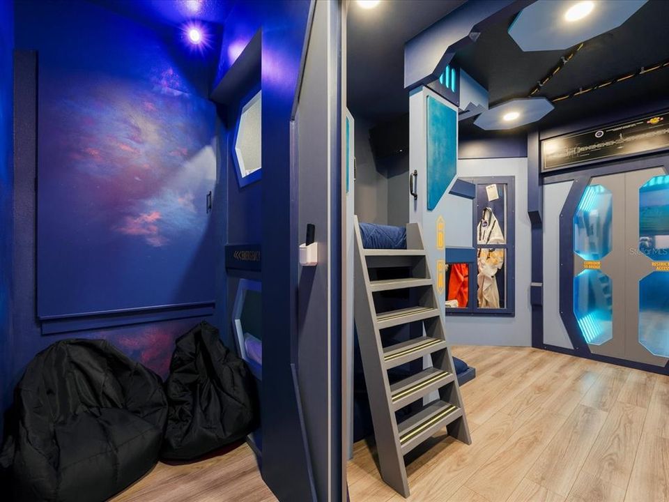 For Sale: $1,990,000 (10 beds, 9 baths, 5563 Square Feet)