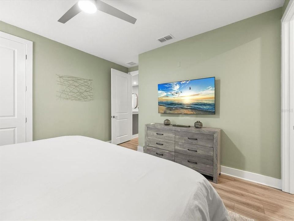 For Sale: $1,990,000 (10 beds, 9 baths, 5563 Square Feet)