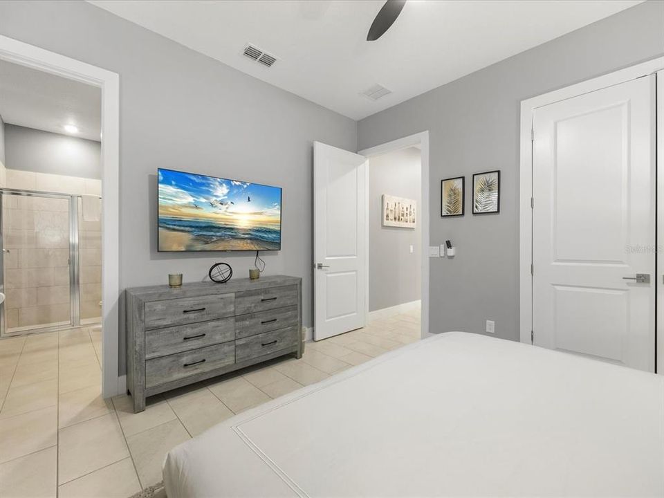 For Sale: $1,990,000 (10 beds, 9 baths, 5563 Square Feet)