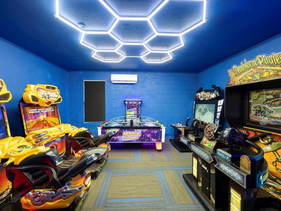 For Sale: $1,990,000 (10 beds, 9 baths, 5563 Square Feet)