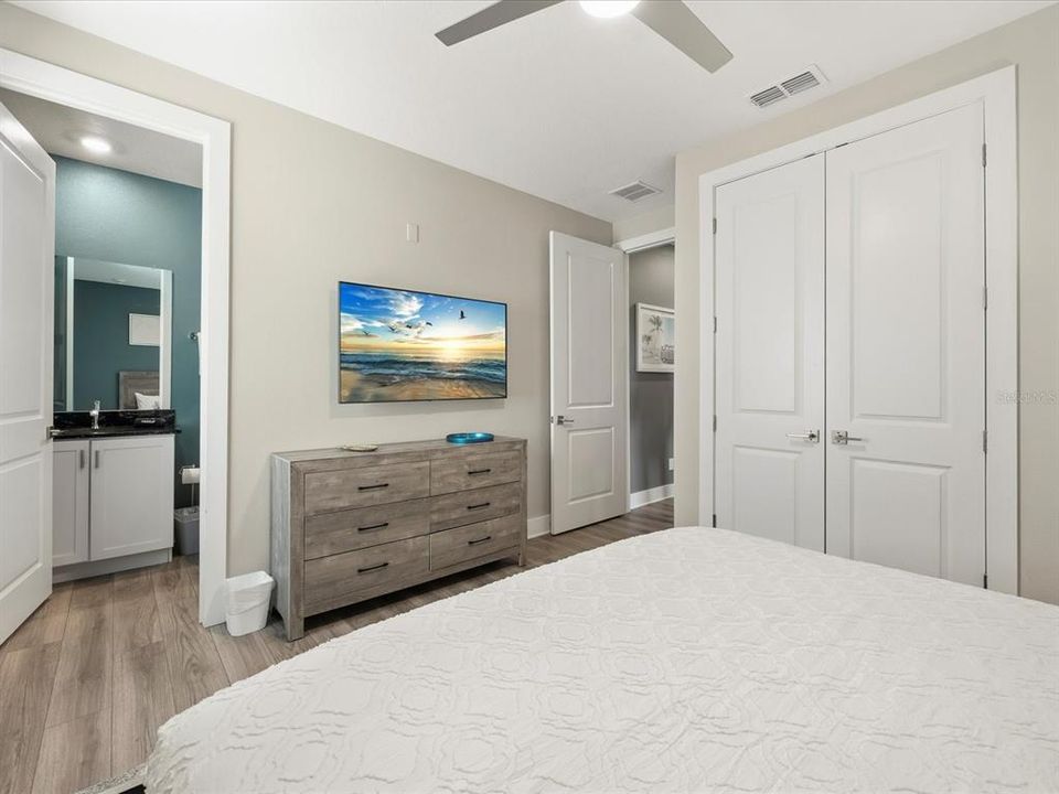 For Sale: $1,990,000 (10 beds, 9 baths, 5563 Square Feet)