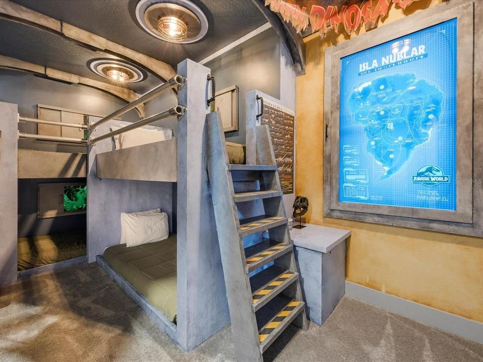 For Sale: $1,990,000 (10 beds, 9 baths, 5563 Square Feet)