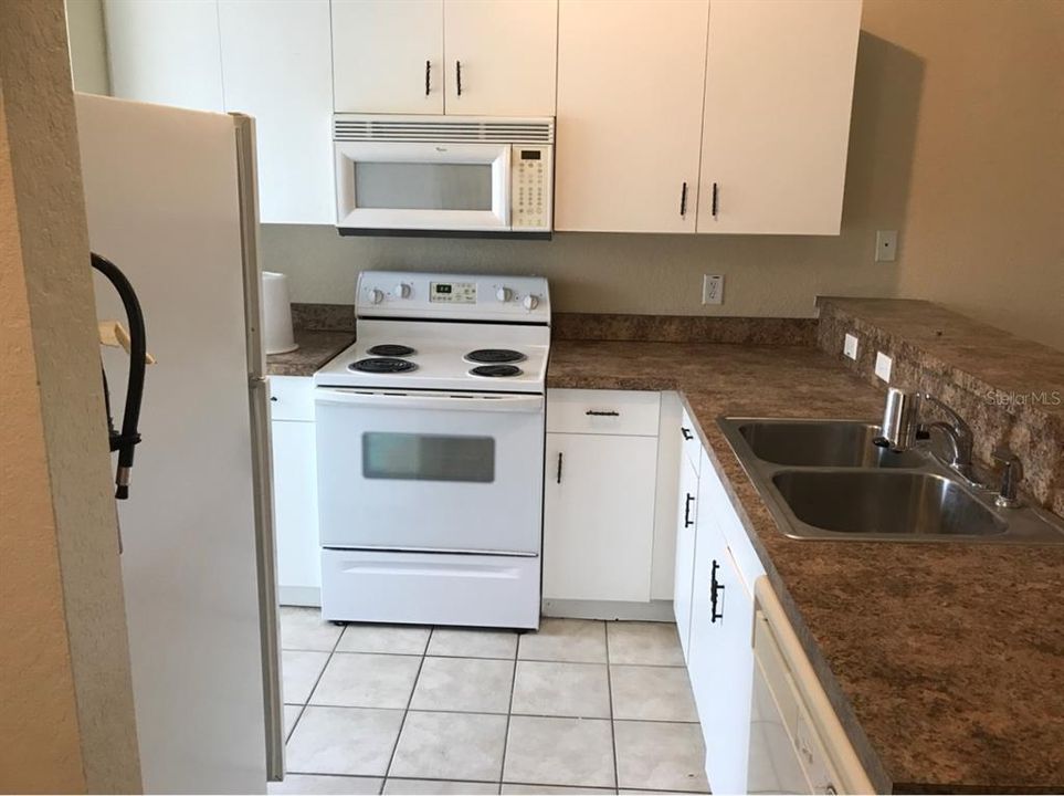 En Renta: $1,350 (3 camas, 2 baños, 1218 Pies cuadrados)