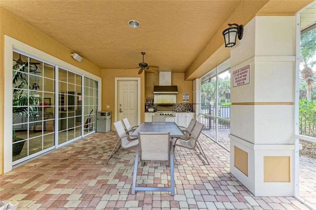 На продажу: $410,000 (3 спален, 3 ванн, 2344 Квадратных фут)