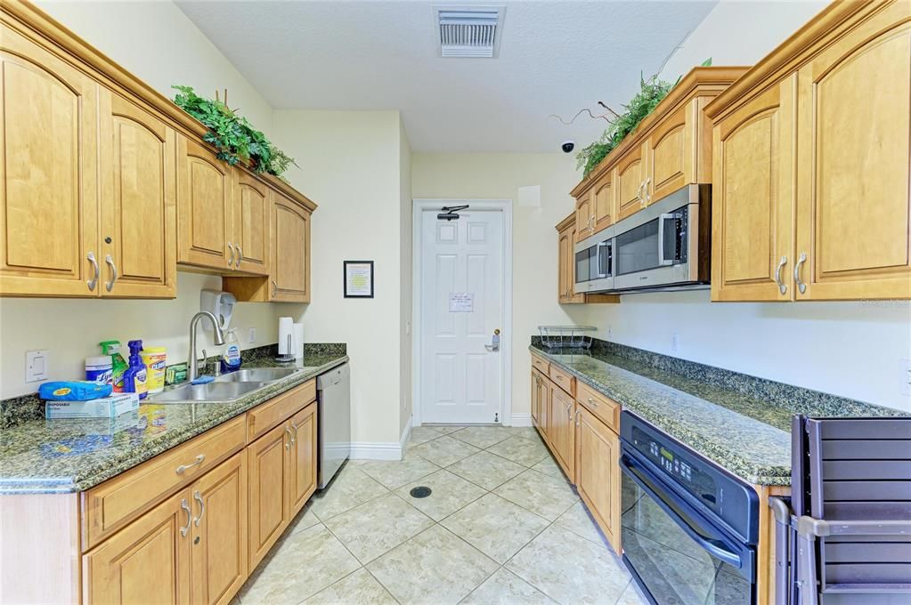 На продажу: $410,000 (3 спален, 3 ванн, 2344 Квадратных фут)