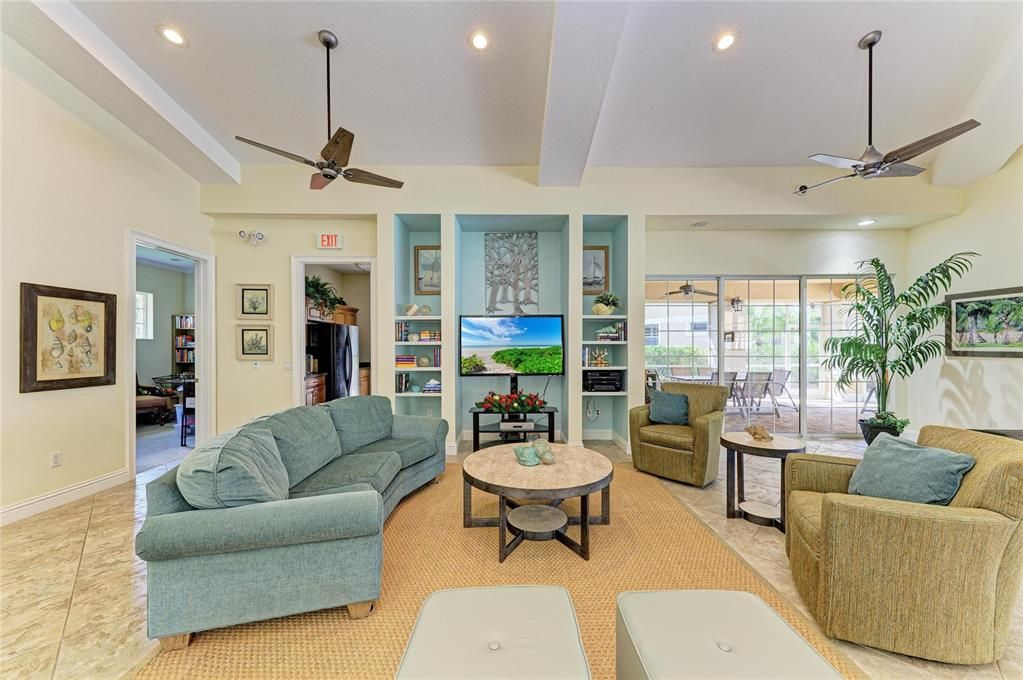 На продажу: $410,000 (3 спален, 3 ванн, 2344 Квадратных фут)