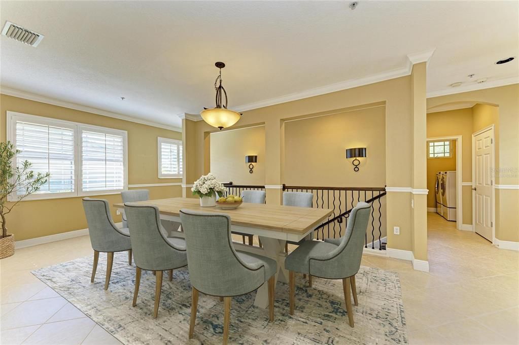 На продажу: $410,000 (3 спален, 3 ванн, 2344 Квадратных фут)