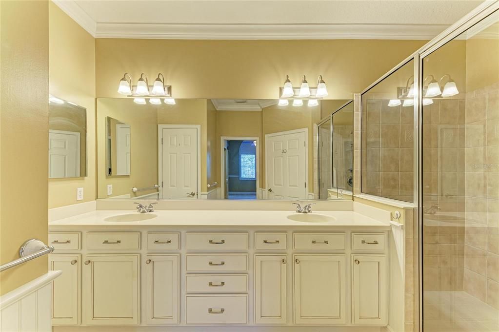 На продажу: $410,000 (3 спален, 3 ванн, 2344 Квадратных фут)