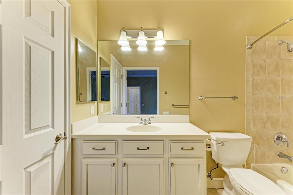 На продажу: $410,000 (3 спален, 3 ванн, 2344 Квадратных фут)