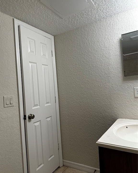 Activo con contrato: $155,000 (3 camas, 2 baños, 1302 Pies cuadrados)