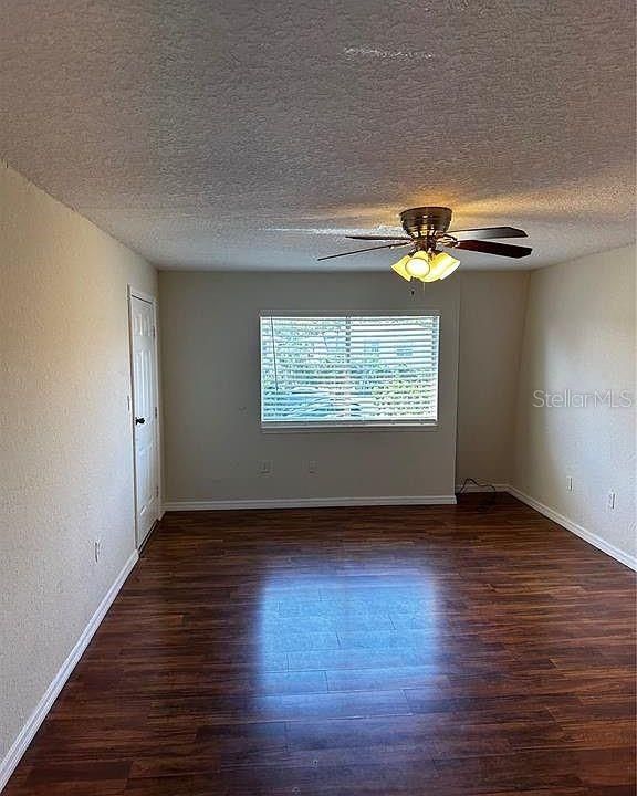 Activo con contrato: $155,000 (3 camas, 2 baños, 1302 Pies cuadrados)