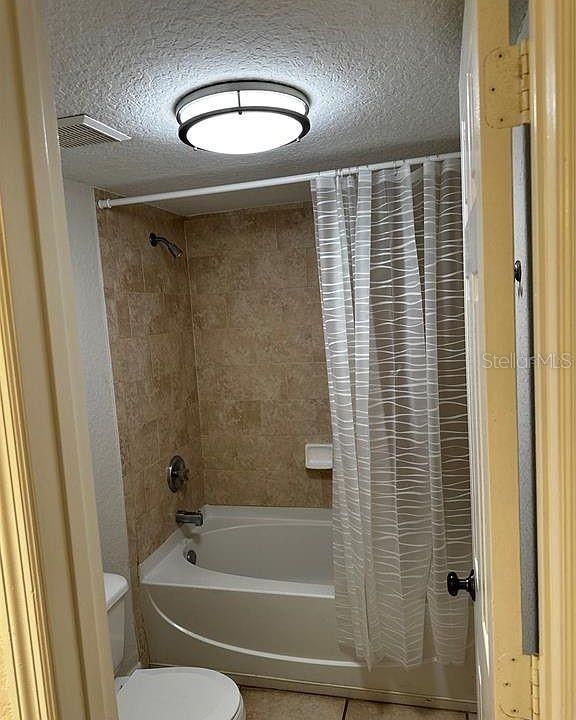 Activo con contrato: $155,000 (3 camas, 2 baños, 1302 Pies cuadrados)