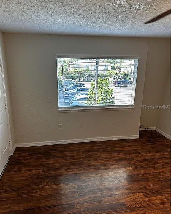 Activo con contrato: $155,000 (3 camas, 2 baños, 1302 Pies cuadrados)