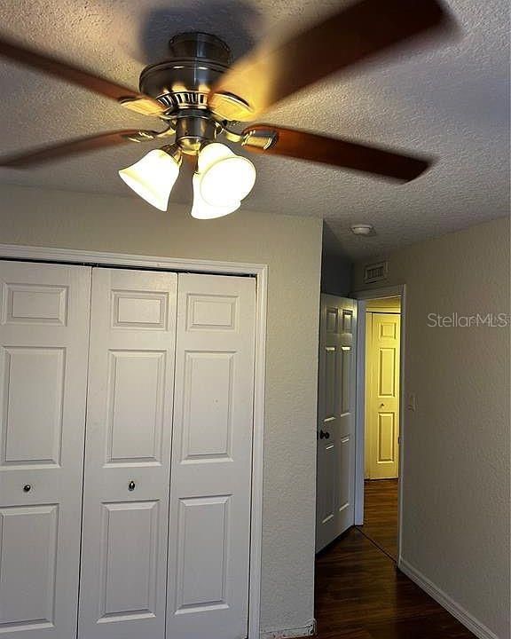 Activo con contrato: $155,000 (3 camas, 2 baños, 1302 Pies cuadrados)