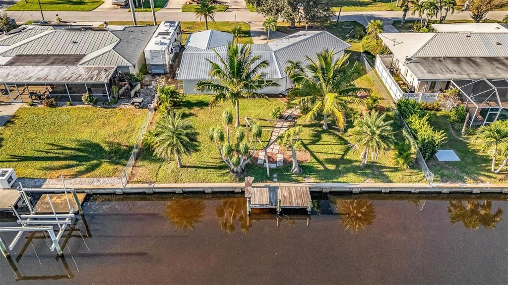 For Sale: $365,900 (2 beds, 1 baths, 1621 Square Feet)