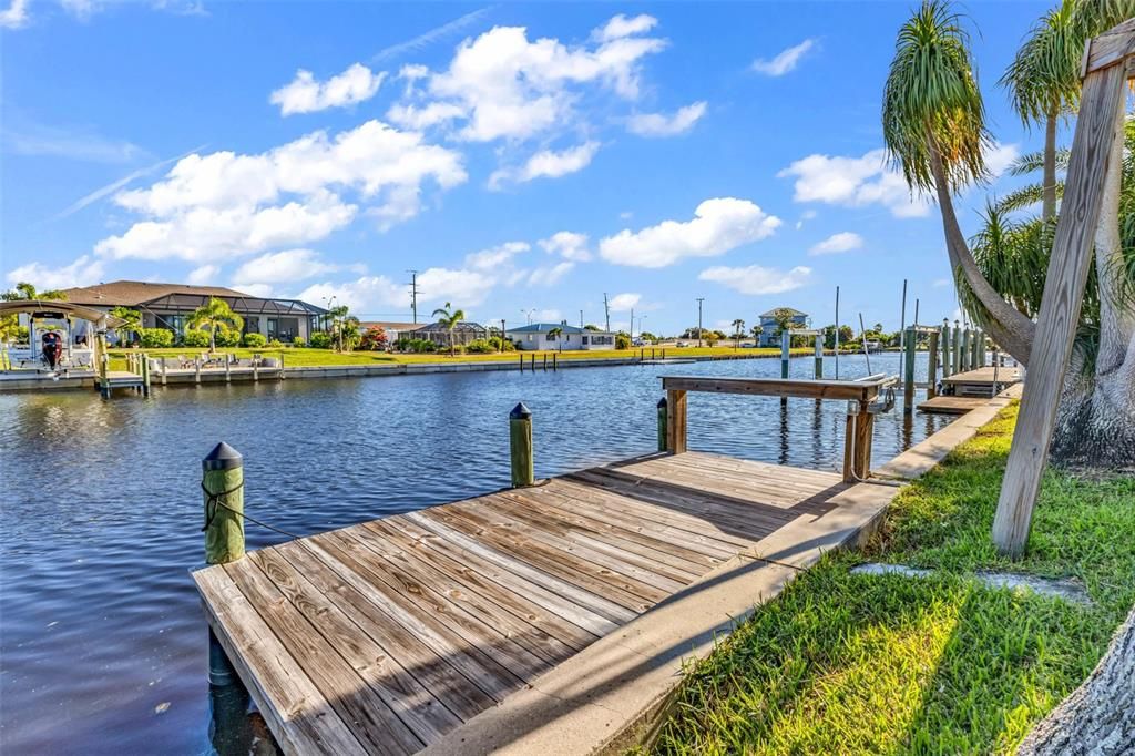 For Sale: $365,900 (2 beds, 1 baths, 1621 Square Feet)