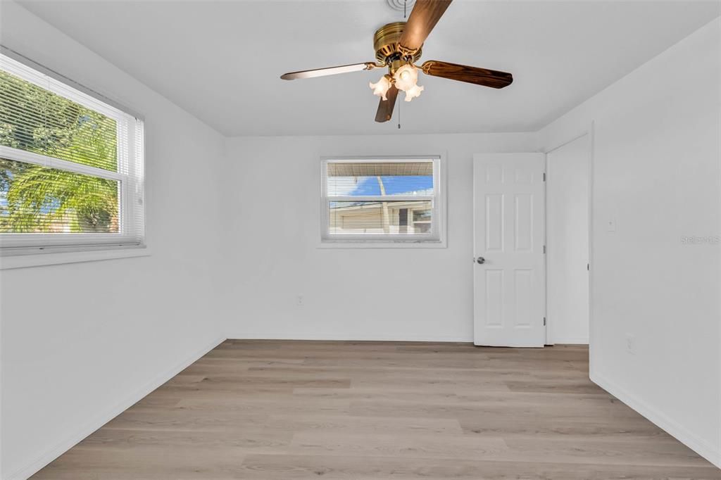 For Sale: $365,900 (2 beds, 1 baths, 1621 Square Feet)